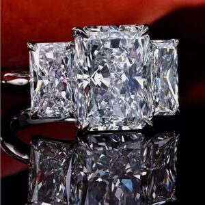 🩵 NEW Stunning square cut triple stone 4 carat white sapphire ring 🩵